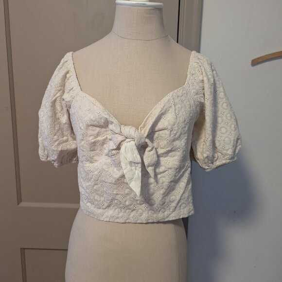 NWT Francesca’s Lacy Puff Sleeve Embroidered Eyelet Crop Top Blouse Boho Girly - Picture 2 of 7